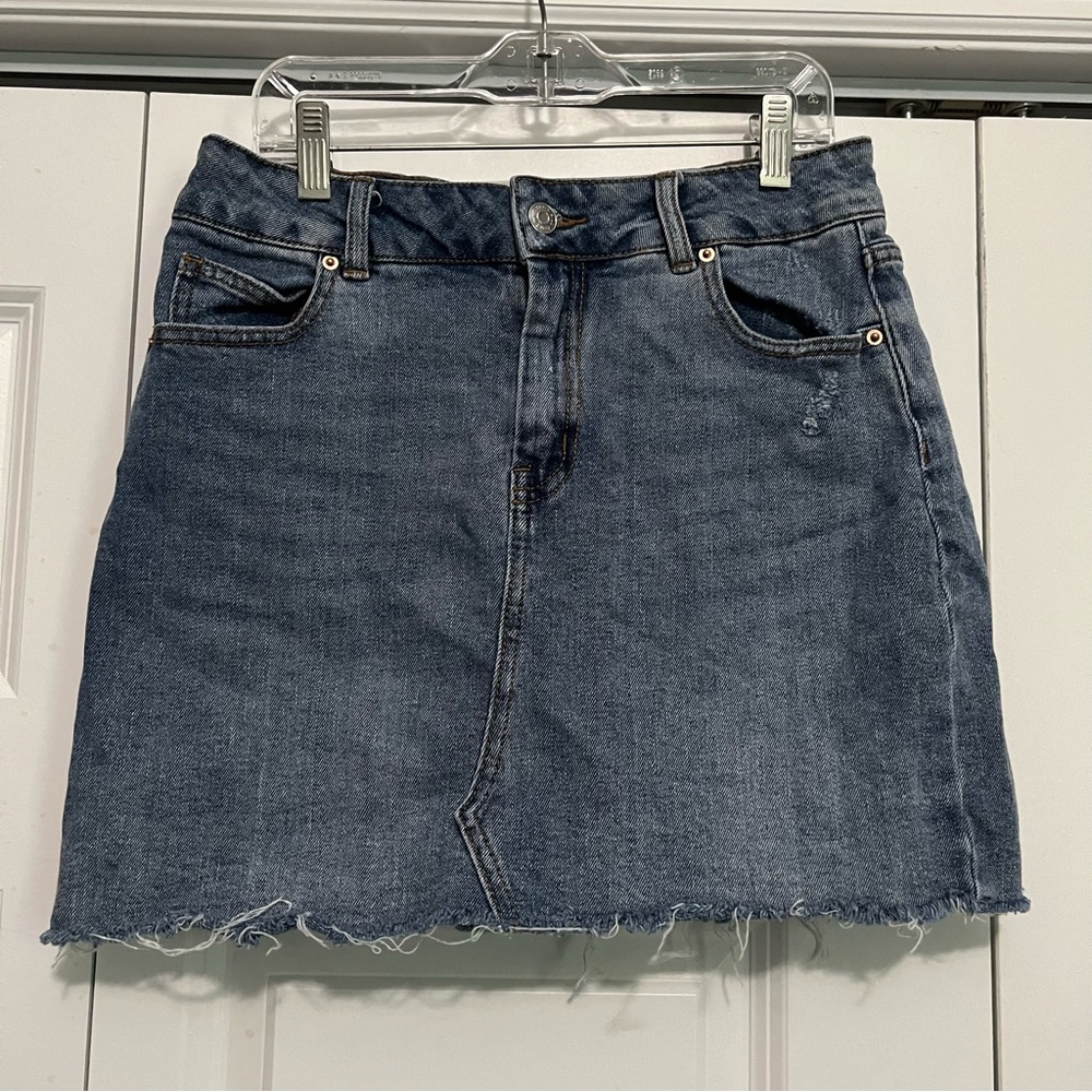 Wild Fable Distressed Raw Hem Jean Skirt Size 4